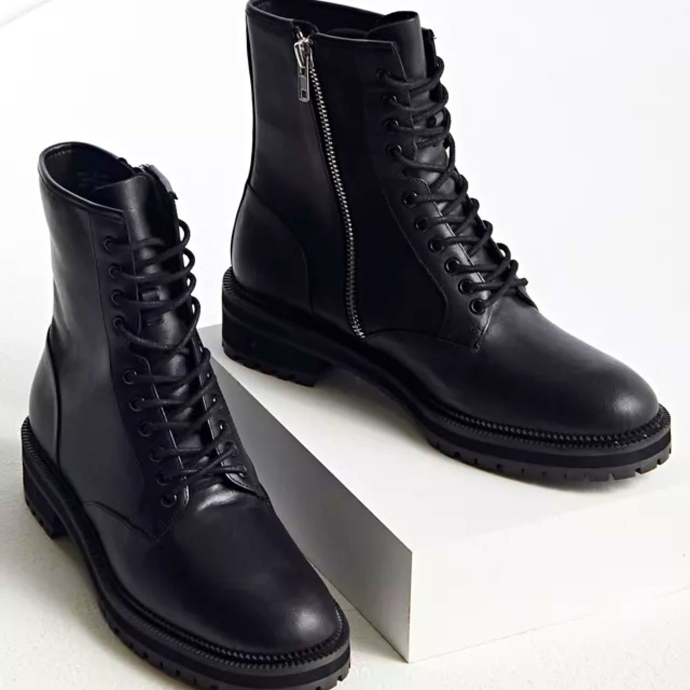 NWT Men’s Lace-Up Boots